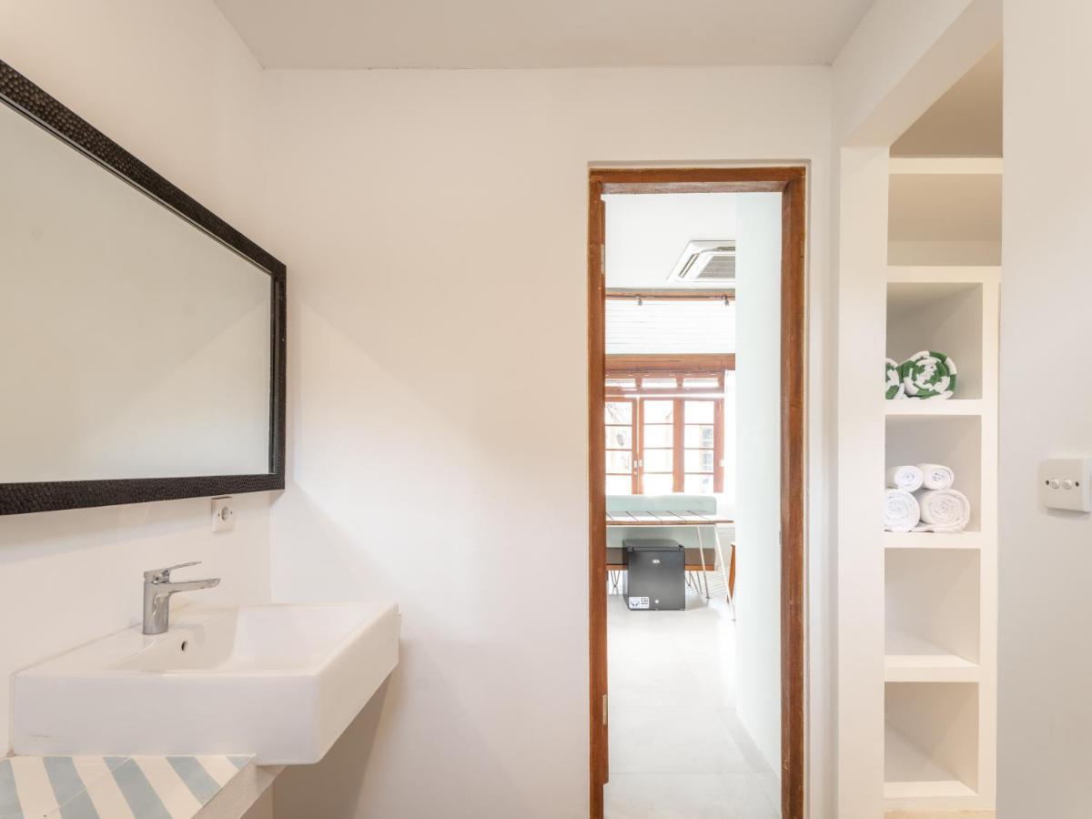 Batu Belig Living Managed By Cpm Bali Apartment เซมินยัค ภายนอก รูปภาพ